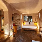 Millstone Cave Hotel