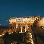 Millstone Cave 호텔 우치사르