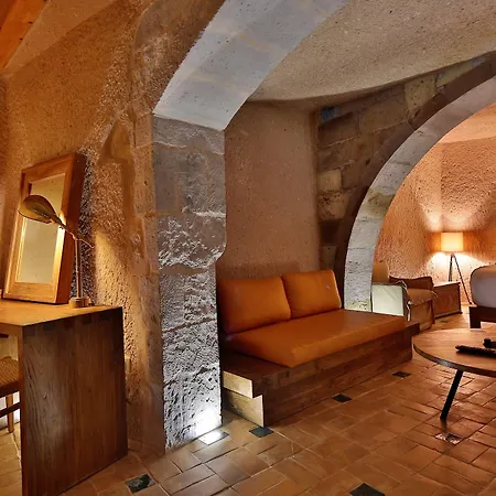 Millstone Cave Uçhisar
