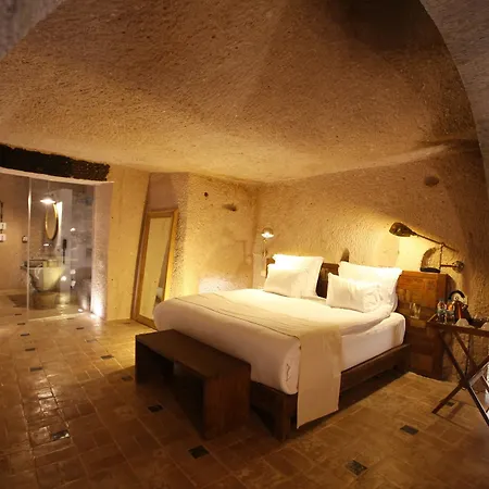 Millstone Cave 3* Uchisar