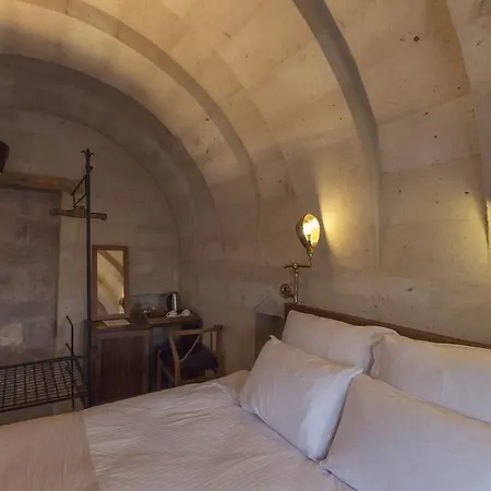 Hotel Millstone Cave