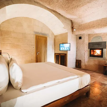 Millstone Cave 3* Uchisar