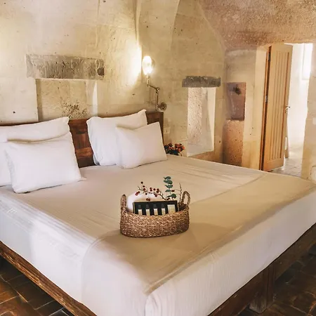 Otel Millstone Cave