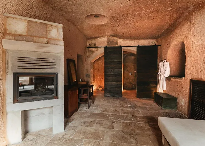 Millstone Cave 3* Uchisar