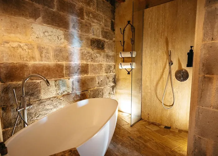 Hotel Millstone Cave